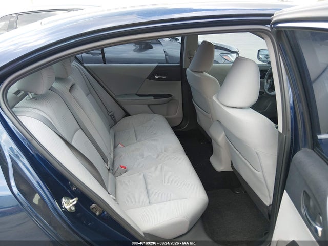 46189296 :رقم المزاد ، 1HGCR2F32HA130594 vin ، 2017 Honda Accord Lx مزاد بيع
