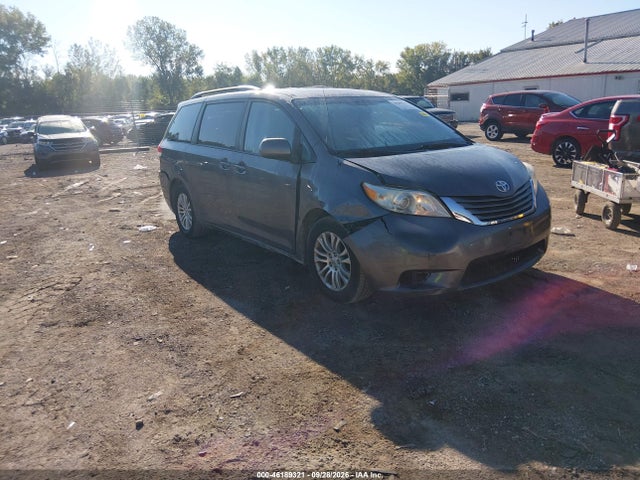 Aukcja sprzedaży 2013 Toyota Sienna Xle, vin: 5TDYK3DC2DS329997, numer aukcji: 46189321