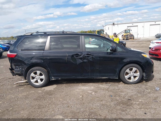 46189389 :رقم المزاد ، 5TDKK3DC0FS590733 vin ، 2015 Toyota Sienna Le مزاد بيع