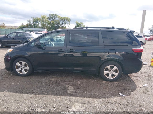 46189389 :رقم المزاد ، 5TDKK3DC0FS590733 vin ، 2015 Toyota Sienna Le مزاد بيع