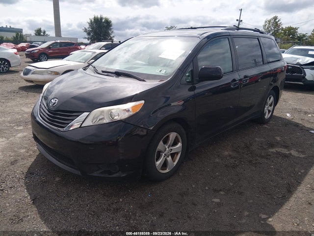 46189389 :رقم المزاد ، 5TDKK3DC0FS590733 vin ، 2015 Toyota Sienna Le مزاد بيع