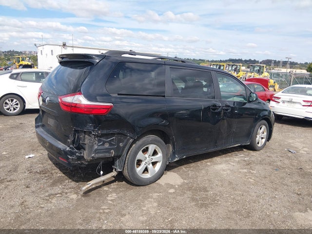 46189389 :رقم المزاد ، 5TDKK3DC0FS590733 vin ، 2015 Toyota Sienna Le مزاد بيع
