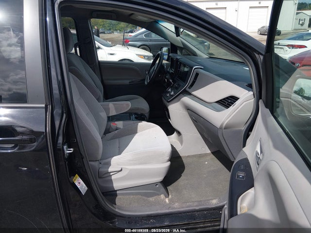 46189389 :رقم المزاد ، 5TDKK3DC0FS590733 vin ، 2015 Toyota Sienna Le مزاد بيع