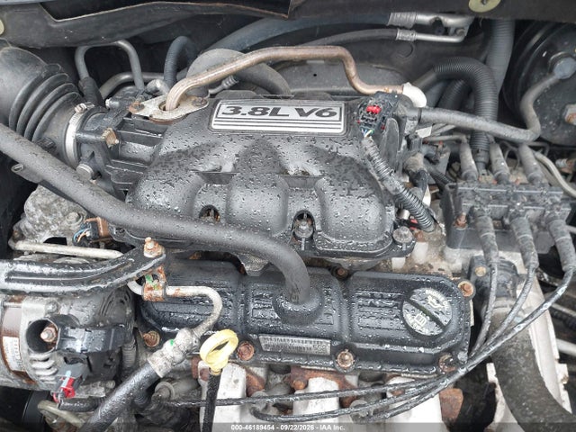 46189454 :رقم المزاد ، 2V4RW4D10AR324689 vin ، 2010 Volkswagen Routan S مزاد بيع