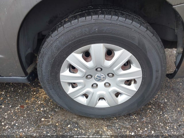 46189454 :رقم المزاد ، 2V4RW4D10AR324689 vin ، 2010 Volkswagen Routan S مزاد بيع