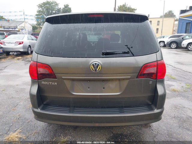 46189454 :رقم المزاد ، 2V4RW4D10AR324689 vin ، 2010 Volkswagen Routan S مزاد بيع