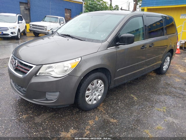 46189454 :رقم المزاد ، 2V4RW4D10AR324689 vin ، 2010 Volkswagen Routan S مزاد بيع
