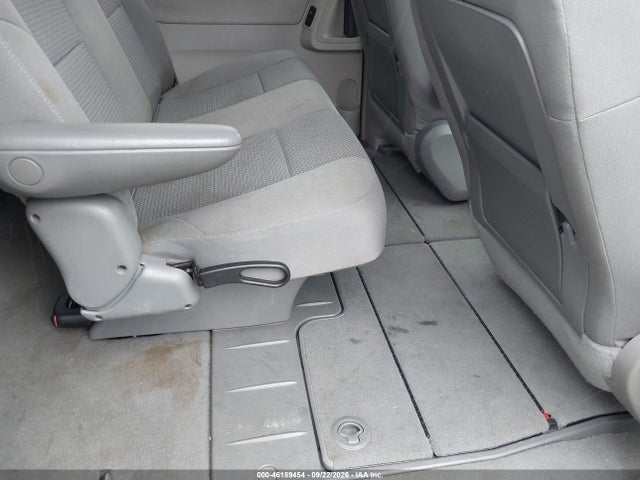 46189454 :رقم المزاد ، 2V4RW4D10AR324689 vin ، 2010 Volkswagen Routan S مزاد بيع