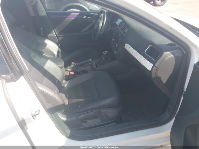 2014 Volkswagen Jetta 1.8t Se მანქანა იყიდება აუქციონზე, vin: 3VWD17AJ5EM375317, აუქციონის ნომერი: 46189477