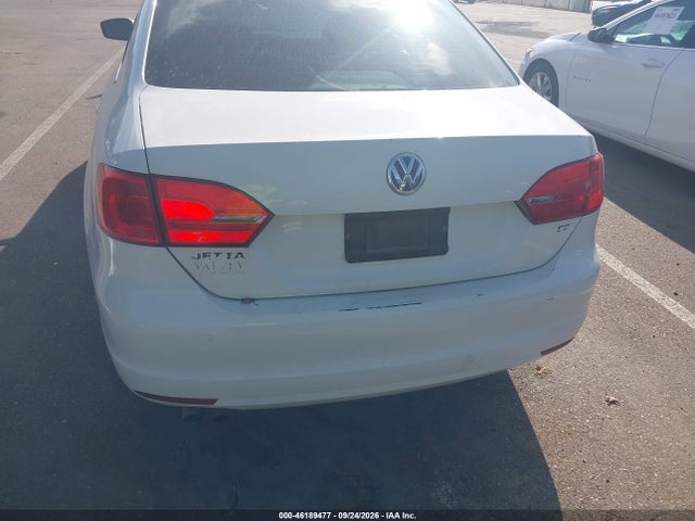 2014 Volkswagen Jetta 1.8t Se მანქანა იყიდება აუქციონზე, vin: 3VWD17AJ5EM375317, აუქციონის ნომერი: 46189477