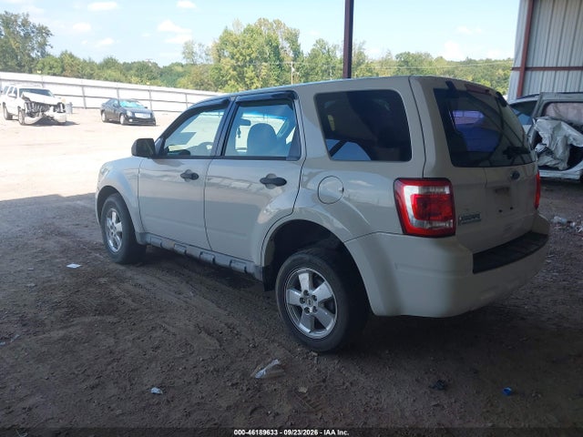 46189633 :رقم المزاد ، 1FMCU0C72BKA39590 vin ، 2011 Ford Escape Xls مزاد بيع