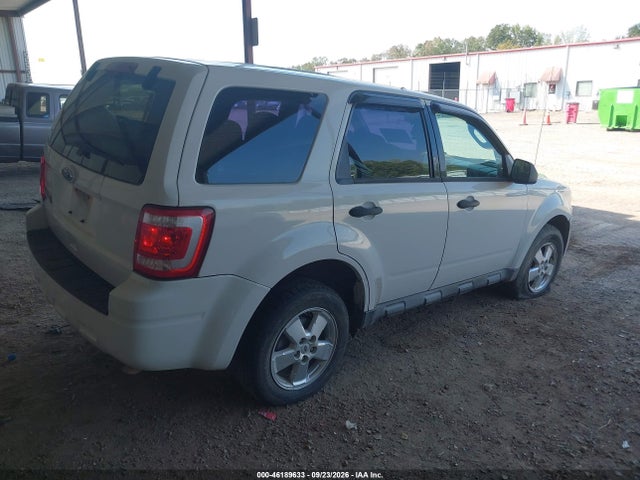 46189633 :رقم المزاد ، 1FMCU0C72BKA39590 vin ، 2011 Ford Escape Xls مزاد بيع