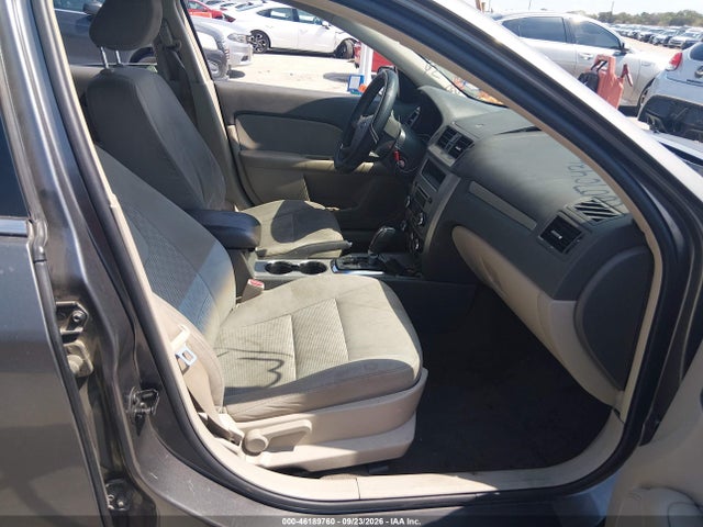 46189760 :رقم المزاد ، 3FAHP0HA3BR185178 vin ، 2011 Ford Fusion Se مزاد بيع