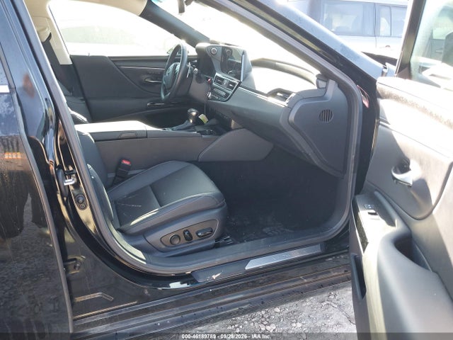 Продажа на аукционе авто 2025 Lexus Es 300h F Sport Design, vin: 58ADA1C14SU066544, номер лота: 46189789