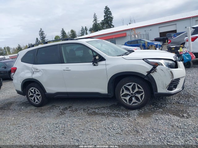 46189927 :رقم المزاد ، JF2SKAECXNH501368 vin ، 2022 Subaru Forester Premium مزاد بيع