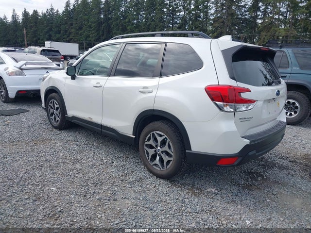 46189927 :رقم المزاد ، JF2SKAECXNH501368 vin ، 2022 Subaru Forester Premium مزاد بيع