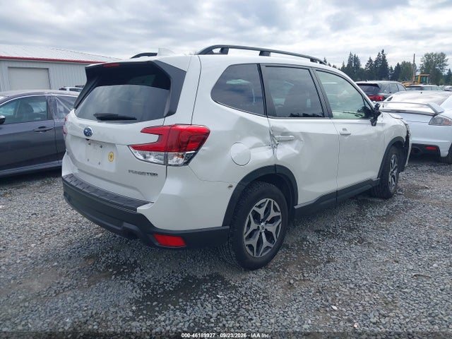 46189927 :رقم المزاد ، JF2SKAECXNH501368 vin ، 2022 Subaru Forester Premium مزاد بيع