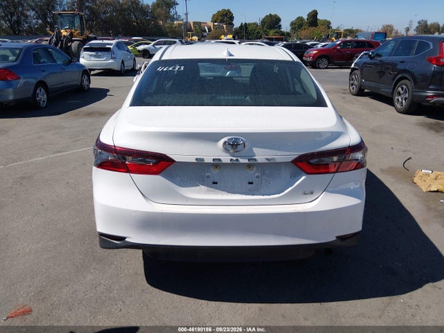 Toyota CAMRY LE 2024 4T1C11AK2RU212853 Image 16