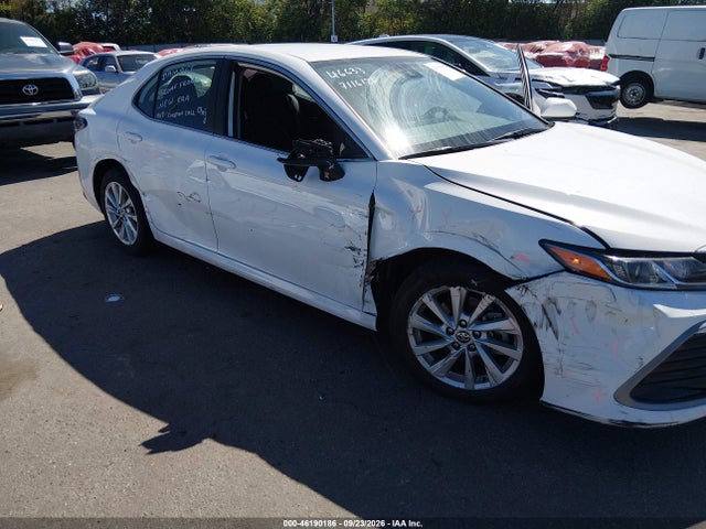 Toyota CAMRY LE 2024 4T1C11AK2RU212853 Image 6