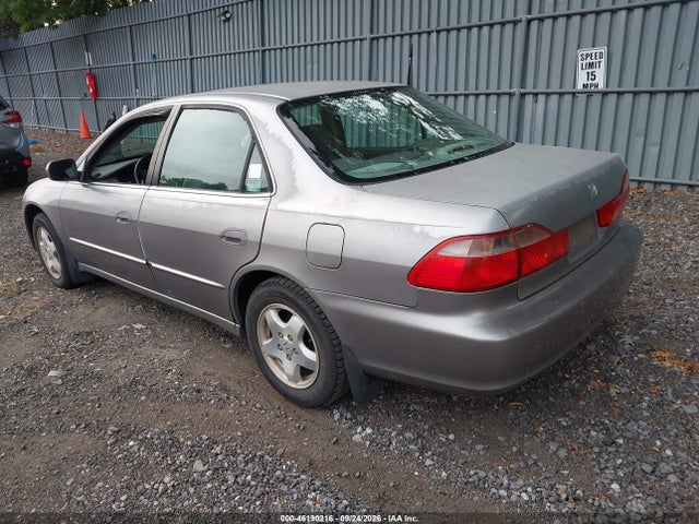 2000 Honda Accord 3.0 Ex მანქანა იყიდება აუქციონზე, vin: 1HGCG1658YA032882, აუქციონის ნომერი: 46190216