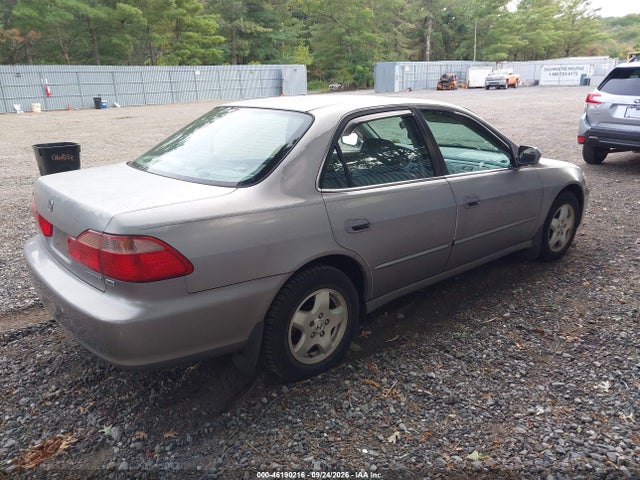 2000 Honda Accord 3.0 Ex მანქანა იყიდება აუქციონზე, vin: 1HGCG1658YA032882, აუქციონის ნომერი: 46190216