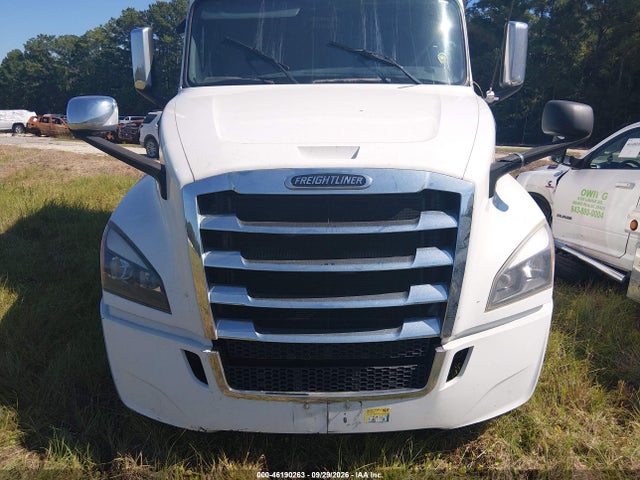 2020 Freightliner New Cascadia 126 მანქანა იყიდება აუქციონზე, vin: 1FUJHHDR9LLKT3133, აუქციონის ნომერი: 46190263