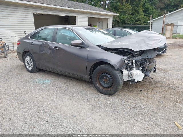 2015 Toyota Camry Le მანქანა იყიდება აუქციონზე, vin: 4T1BF1FK6FU960846, აუქციონის ნომერი: 46190324