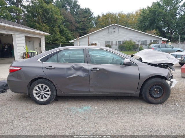 2015 Toyota Camry Le მანქანა იყიდება აუქციონზე, vin: 4T1BF1FK6FU960846, აუქციონის ნომერი: 46190324