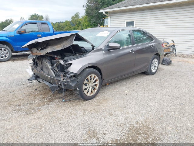 2015 Toyota Camry Le მანქანა იყიდება აუქციონზე, vin: 4T1BF1FK6FU960846, აუქციონის ნომერი: 46190324