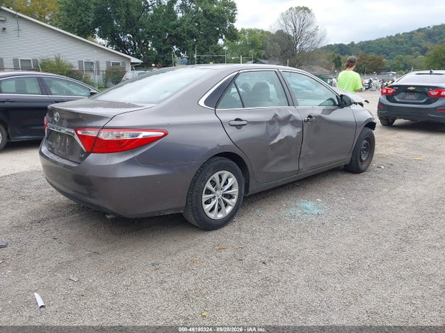 2015 Toyota Camry Le მანქანა იყიდება აუქციონზე, vin: 4T1BF1FK6FU960846, აუქციონის ნომერი: 46190324