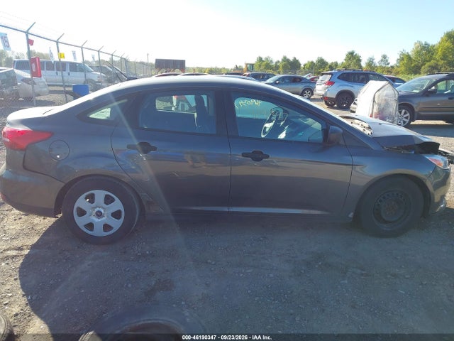 Продаж на аукціоні авто 2018 Ford Focus S, vin: 1FADP3E25JL318565, номер лоту: 46190347