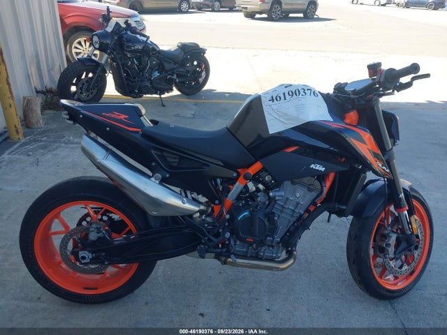KTM 890 Duke R 2023 VBKTU9404PM857701 Image 12