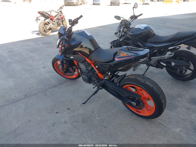 KTM 890 Duke R 2023 VBKTU9404PM857701 Image 3