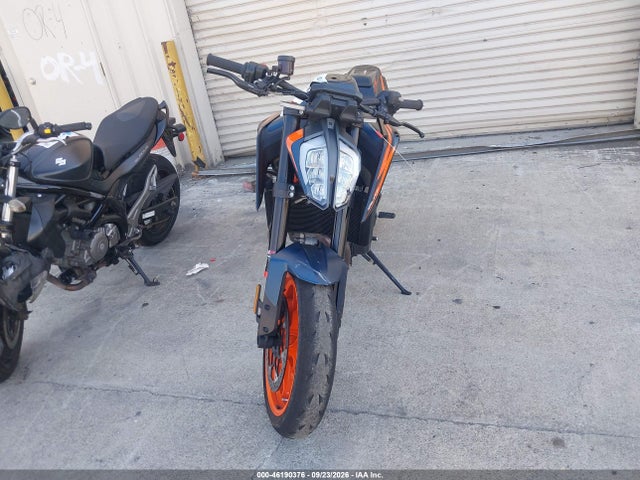 KTM 890 Duke R 2023 VBKTU9404PM857701 Image 5