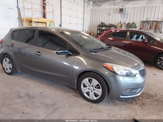 2016 Kia Forte 5-door Lx მანქანა იყიდება აუქციონზე, vin: KNAFK5A8XG5636182, აუქციონის ნომერი: 46190423
