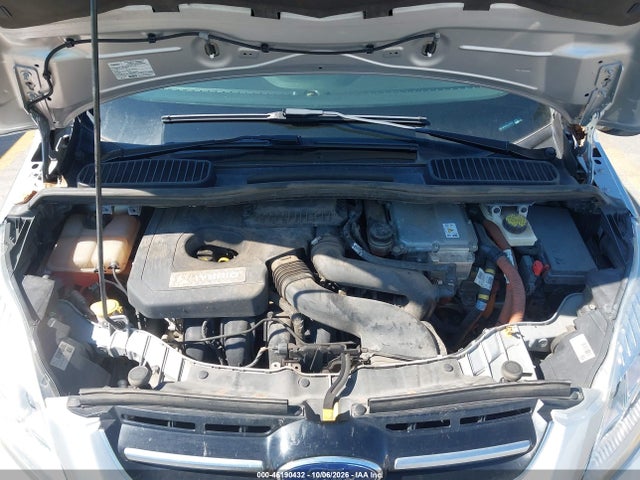 1FADP5AUXHL102692 Ford C-MAX SE
