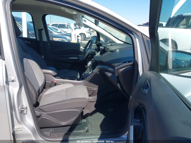 1FADP5AUXHL102692 Ford C-MAX SE