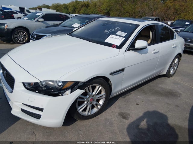 46190573 :رقم المزاد ، SAJAD4BN3HA968142 vin ، 2017 Jaguar Xe 20d Premium مزاد بيع