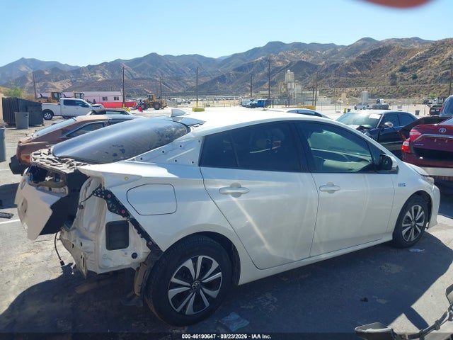 Продаж на аукціоні авто 2018 Toyota Prius Prime Plus, vin: JTDKARFP2J3088421, номер лоту: 46190647