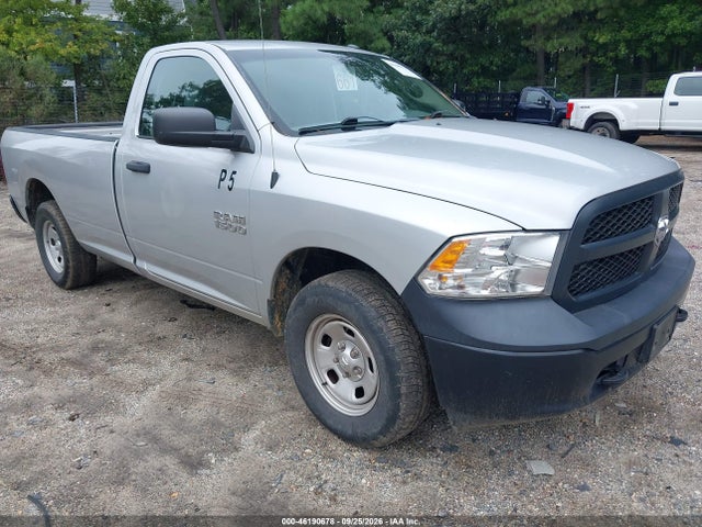 46190678 :رقم المزاد ، 3C6JR7DG7HG675384 vin ، 2017 Ram 1500 Tradesman  4x4 8' Box مزاد بيع