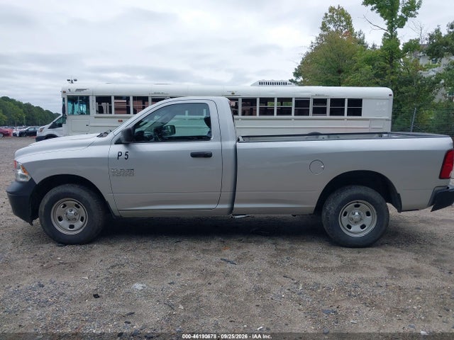 46190678 :رقم المزاد ، 3C6JR7DG7HG675384 vin ، 2017 Ram 1500 Tradesman  4x4 8' Box مزاد بيع