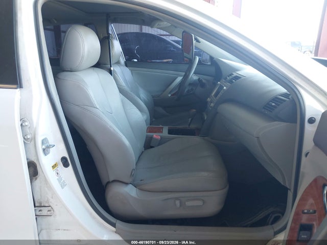 2011 Toyota Camry Hybrid მანქანა იყიდება აუქციონზე, vin: 4T1BB3EK3BU131381, აუქციონის ნომერი: 46190701