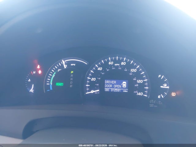 2011 Toyota Camry Hybrid მანქანა იყიდება აუქციონზე, vin: 4T1BB3EK3BU131381, აუქციონის ნომერი: 46190701