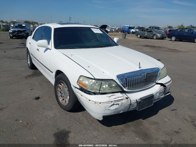 Aukcja sprzedaży 2003 Lincoln Town Car Signature, vin: 1LNHM82W63Y605617, numer aukcji: 46190942