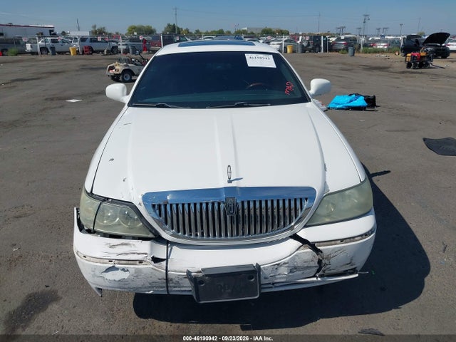 Aukcja sprzedaży 2003 Lincoln Town Car Signature, vin: 1LNHM82W63Y605617, numer aukcji: 46190942