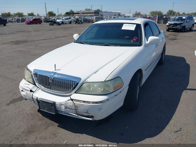 Aukcja sprzedaży 2003 Lincoln Town Car Signature, vin: 1LNHM82W63Y605617, numer aukcji: 46190942