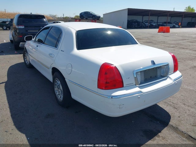 Aukcja sprzedaży 2003 Lincoln Town Car Signature, vin: 1LNHM82W63Y605617, numer aukcji: 46190942