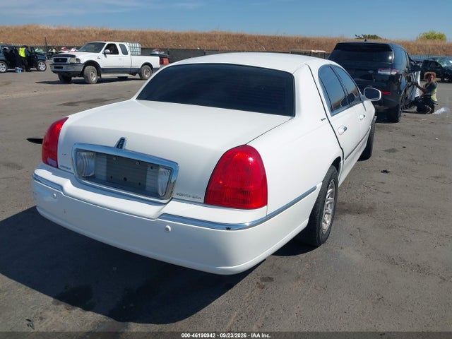 Aukcja sprzedaży 2003 Lincoln Town Car Signature, vin: 1LNHM82W63Y605617, numer aukcji: 46190942