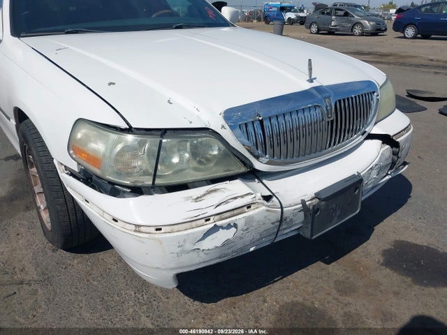 Aukcja sprzedaży 2003 Lincoln Town Car Signature, vin: 1LNHM82W63Y605617, numer aukcji: 46190942