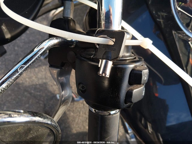 46191020 :رقم المزاد ، 1HD1FC41X8Y637965 vin ، 2008 Harley-davidson Flhtcui مزاد بيع